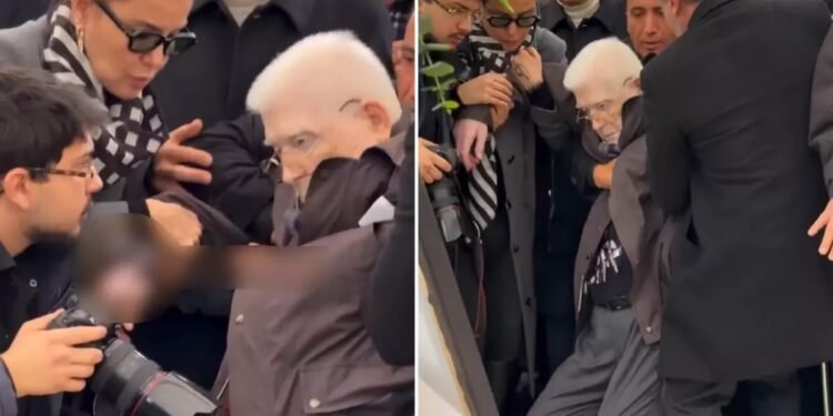 Haldun Dormenin dəfnində qorxu dolu anlar: Aktyor huşunu itirdi