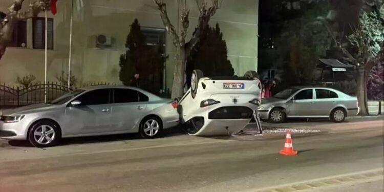 Parklanmış vəziyyətdə olan avtomobillərə çırpılan avtomobil aşdı