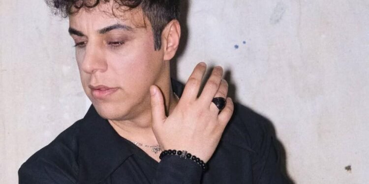 "Nüşabənin, Gülüstanın evində oturub qeybətimi qırırsan, UTANMIRSAN?