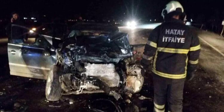 Minik avtomobili və mikroavtobus toqquşdu: 1 ölü, 6 yaralı