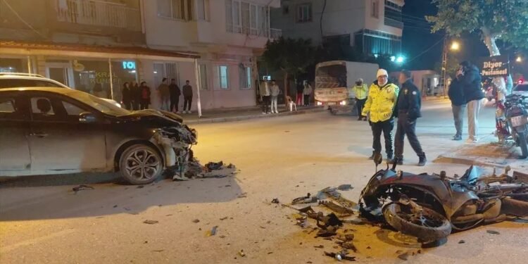 Minik avtomobili və motosiklet toqquşdu: 2 yaralı