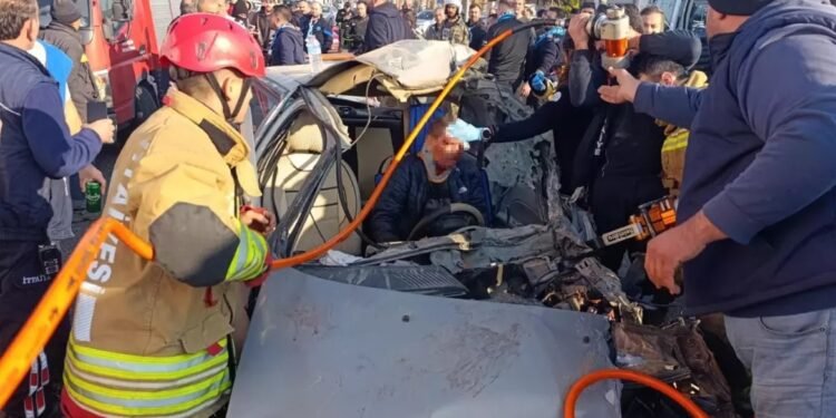 Minik avtomobili və traktor toqquşdu:1 yaralı