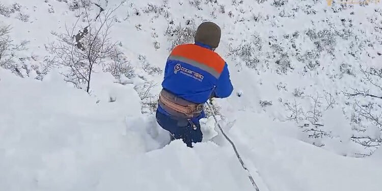 “Azərişıq” ASC cənub rayonlarında elektrik enerjisinin verilişini bərpa etmək üçün fasiləsiz işləyir-VİDEO