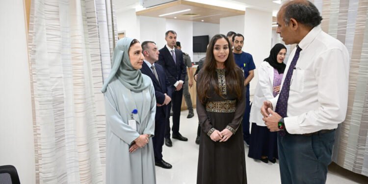Leyla Əliyeva Maskatda Xərçəngin Kompleks Müalicəsi və Tədqiqatı Mərkəzini ziyarət edib - FOTOLAR