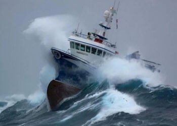 Küləkli hava şəraiti ilə bağlı gəmilərə xəbərdarlıq edildi