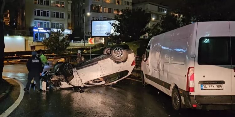 Minik avtomobili və mirkoavtobus toqquşdu: 2 yaralı