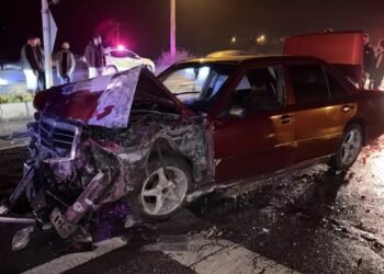 Minik avtomobili və mikroavtobus toqquşdu: 2 yaralı