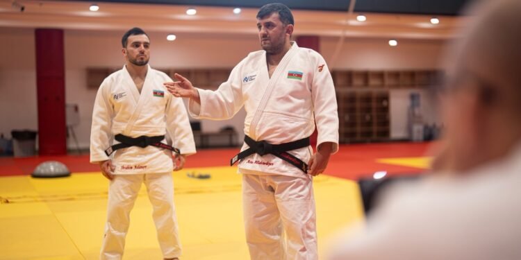 ACF məşqçilərin sertifikatlaşdırılması proqramını ardıcıl şəkildə davam etdirir