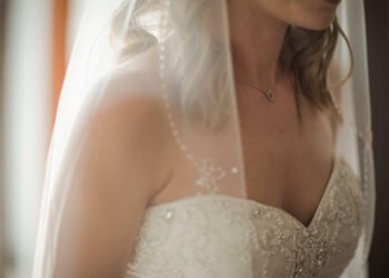 Toy günü atanın gəlinə hərəkəti müzakirə yaratdı – VİDEO