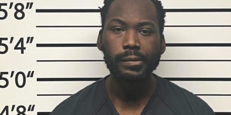 ABŞ-də dəhşətli cinayət: Gənc ailəsini və daha iki nəfəri öldürdü