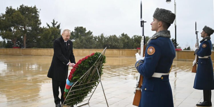 İlham Əliyev 20 Yanvar şəhidlərinin xatirəsini yad edib - VİDEO - FOTOLAR