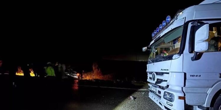 TIR iki fərqli avtomobilə çırpıldı: 8 yaralı