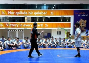 Milli üzvləri yeni güləş qaydalarıyla tanış olub