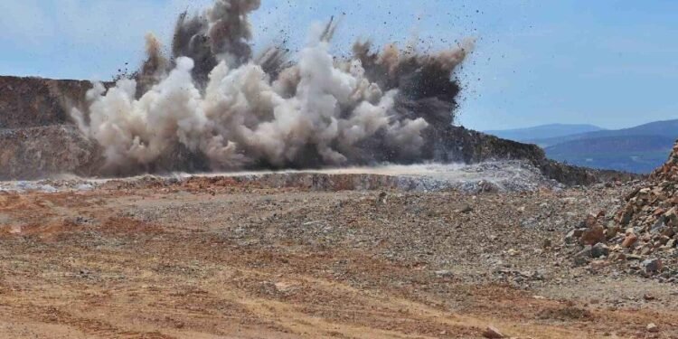 Cəbrayılda 40 yaşlı kişi minaya düşdü