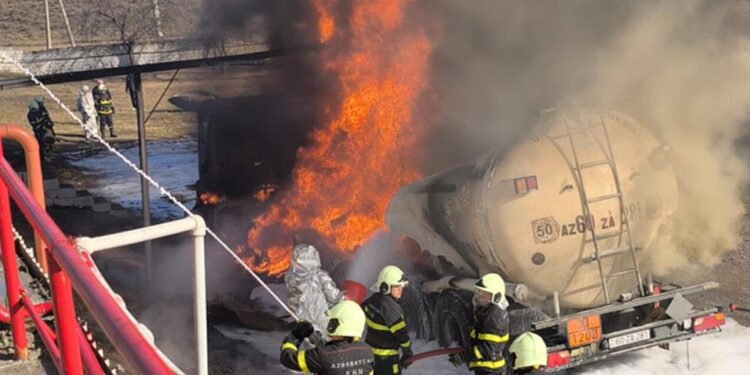 Qazaxda yanacaq daşıyan avtomobildə güclü yanğın - Ölən var - VİDEO