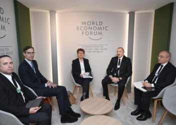 İlham Əliyev Davosda Avropa Yenidənqurma və İnkişaf Bankının prezidenti ilə görüşüb – VİDEO – FOTOLAR