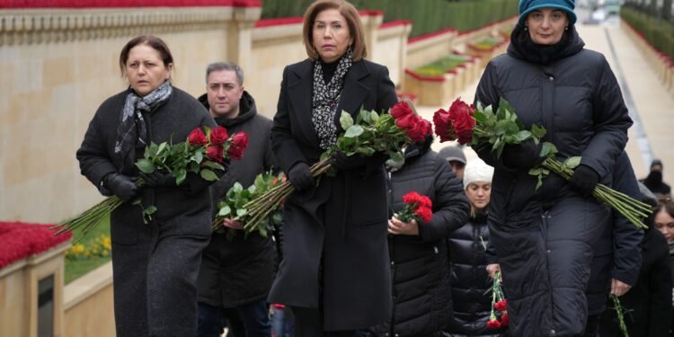 Ümumxalq Hüzn Günü ilə bağlı Şəhidlər xiyabanı ziyarət edildi