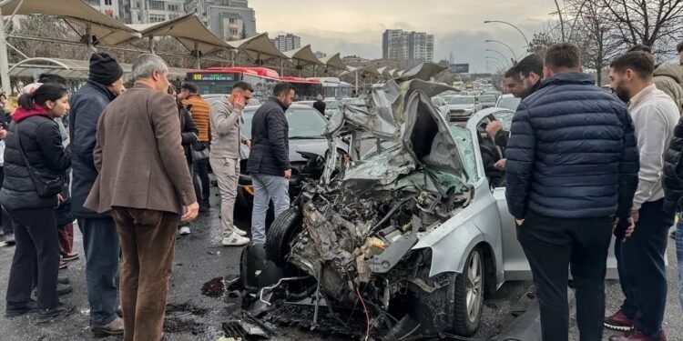 Zəncirvari qəza: 4 yaralı