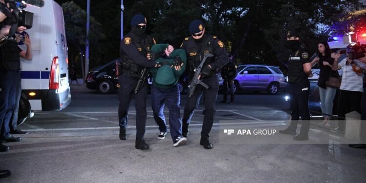 Bakıda saxlanılan Rusiya vətəndaşlarının həbs müddəti uzadıldı