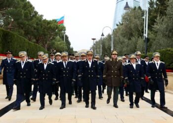 Prokurorluq əməkdaşları Şəhidlər xiyabanını ziyarət edib