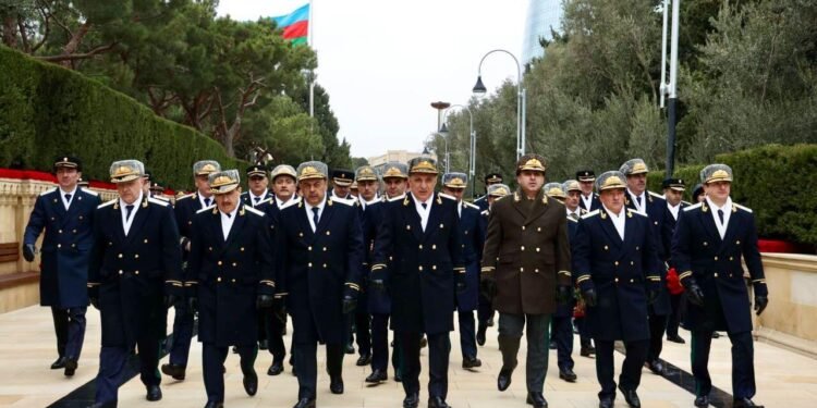 Prokurorluq əməkdaşları Şəhidlər xiyabanını ziyarət edib