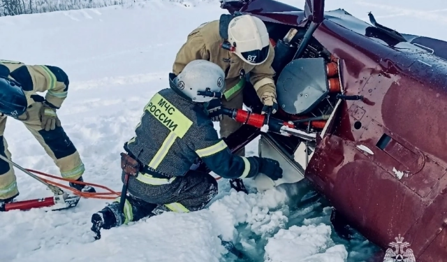 Rusiyada helikopter qəzaya uğradı - Ölən var - VİDEO