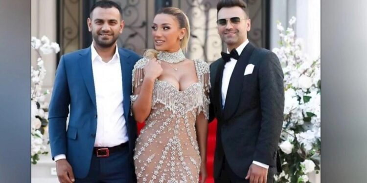 Röya Ayxanın əkiz qardaşları nə işlə məşğuldur?