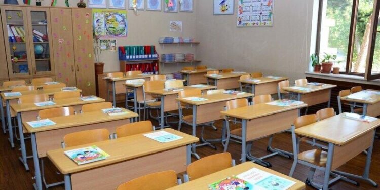 Məktəblər distant təhsilə keçiriləcək? - AÇIQLAMA