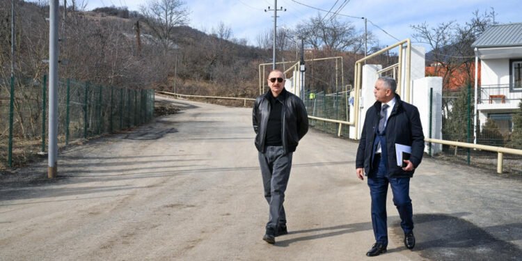 İlham Əliyev Çapar kəndində görülmüş işlərlə tanış olub - VİDEO - FOTOLAR