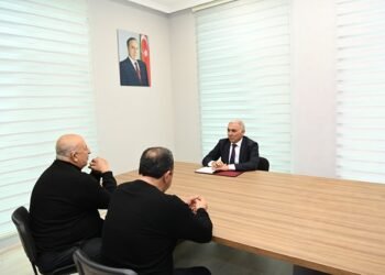 “Azərişıq” ASC-nin sədri Vüqar Əhmədov Hacıqabul və Şirvandan olan vətəndaşları qəbul edib