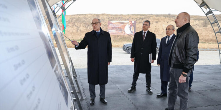 Prezident “Dəmirli” Filiz Emalı Kompleksinin fəaliyyəti ilə tanış olub - FOTOLAR
