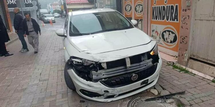 Minik avtomobili və motosiklet toqquşdu: 1 yaralı