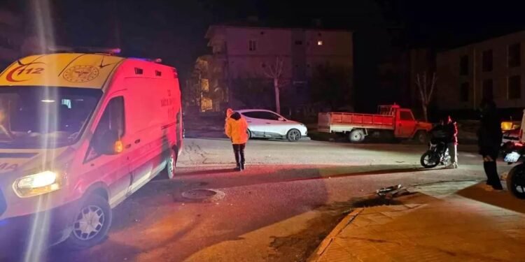 Minik avtomobili və motosiklet toqquşdu: 2 yaralı