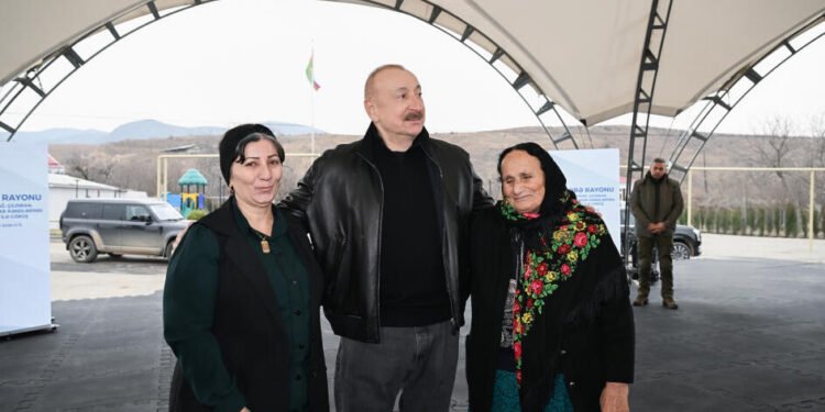 İlham Əliyev: Biz şəhidlərimizin əziz xatirəsini qəlbimizdə əbədi yaşadacağıq