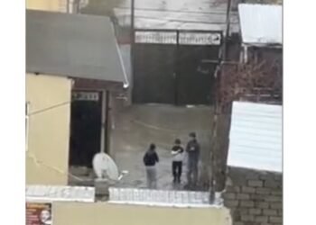 Təsadüfi çəkilişdə böyük mənzərə: 3 uşaqdan şəhidlərə hörmət – VİDEO