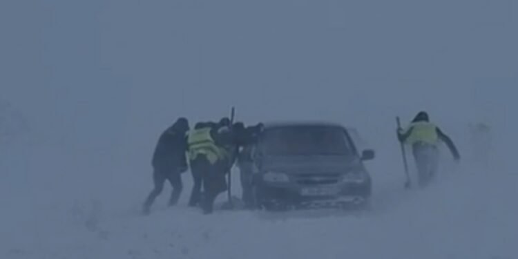 ABŞ-də qar fırtınası 30 can aldı