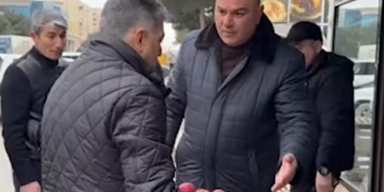 Hamı ondan danışır - O isə “nə olub?” soruşur...