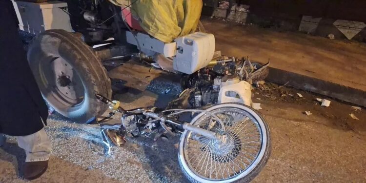 Minik avtomobili və motosiklet toqquşdu: 1 yaralı