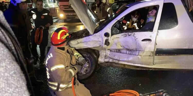 İki avtomobil toqquşdu: 1 yaralı