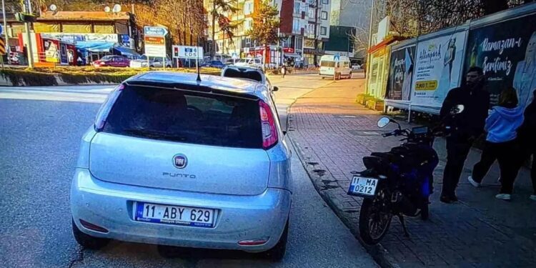 Minik avtomobili və motoiklet toqquşdu: 1 yaralı