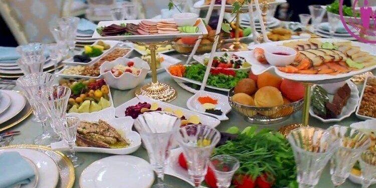 Azərbaycanda toydan qalan yeməklər yenidən süfrəyə VERİLİR?