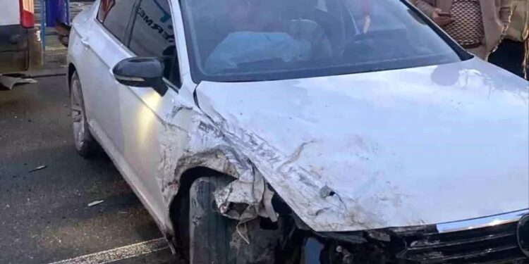 Minik avtomobili və mikroavtobus toqquşdu: 1 yaralı