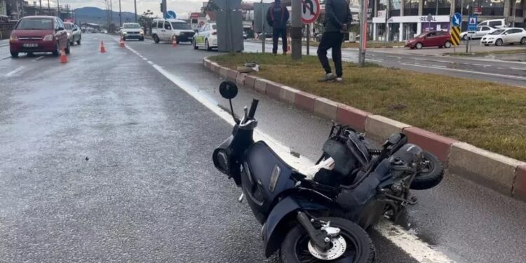 Minik avtomobili və motosiklet toqquşdu: 2 yaralı