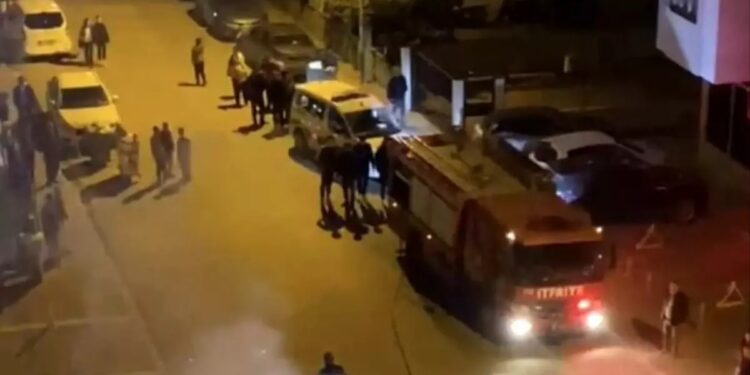 Parklanmış vəziyyətdə olan avtomobil yandı