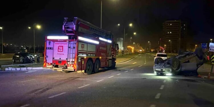 Minik avtomobili və yük maşını toqquşdu: 2 yaralı