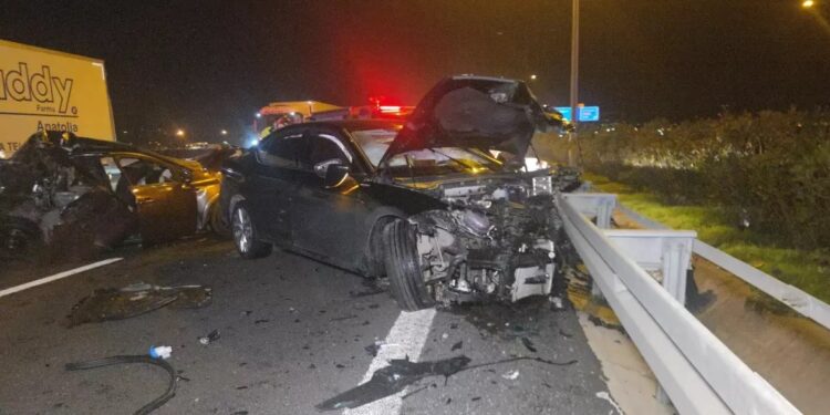 Nasazlanan avtomobilə yük maşını çırpıldı: 1 yaralı