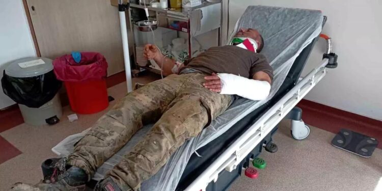 Avtomobil tarlaya aşdı: Sürücü yaralandı