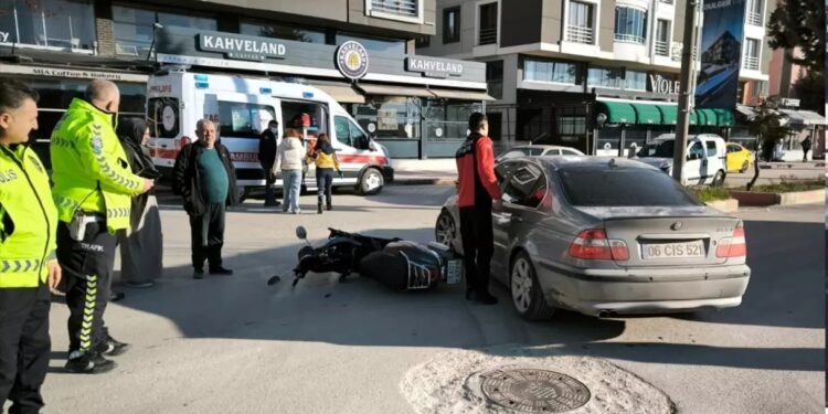 Minik avtomobili və motosiklet toqquşdu: 2 yaralı