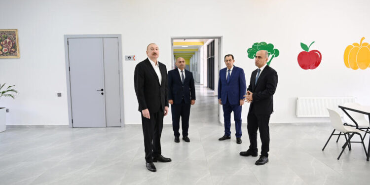Prezident İlham Əliyev Lənkəran Dövlət Peşə Təhsil Mərkəzinin açılışında iştirak edib - FOTOLAR