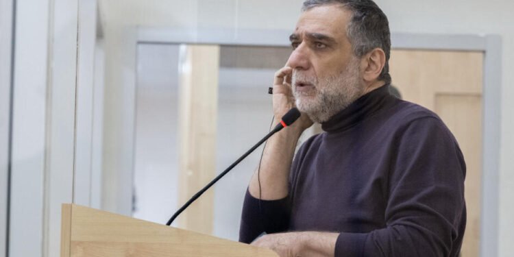 Vardanyan Füzulinin şeirini OXUDU